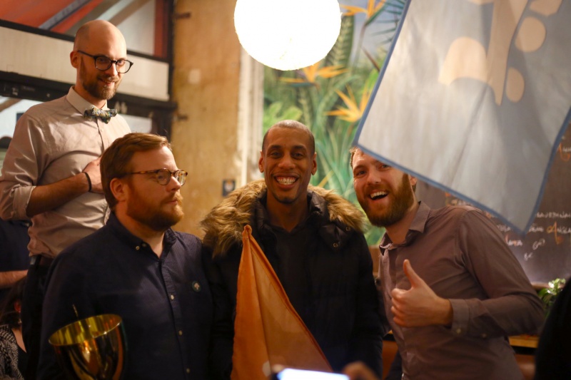 Fichier:S21 apero.jpg